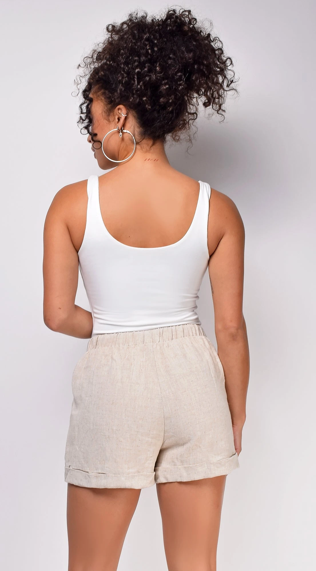 Lalita Beige Linen Shorts 3 Lalita Beige Linen Shorts - Image 3