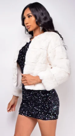 Tamar Off White Faux Fur Coat -Deals Dress Store DSC 0287 3 copy scaled