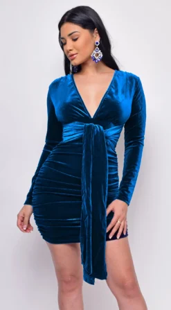 Naira Navy Blue V Neck Velvet Dress -Deals Dress Store DSC 0630 70eb1d81 a752 4da3 a7c6 2956bd08b9aa scaled